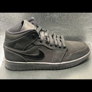 Jordan 1 Mid “Triple Black” Swede 2019